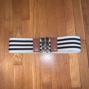 Black/White Stripped Belt